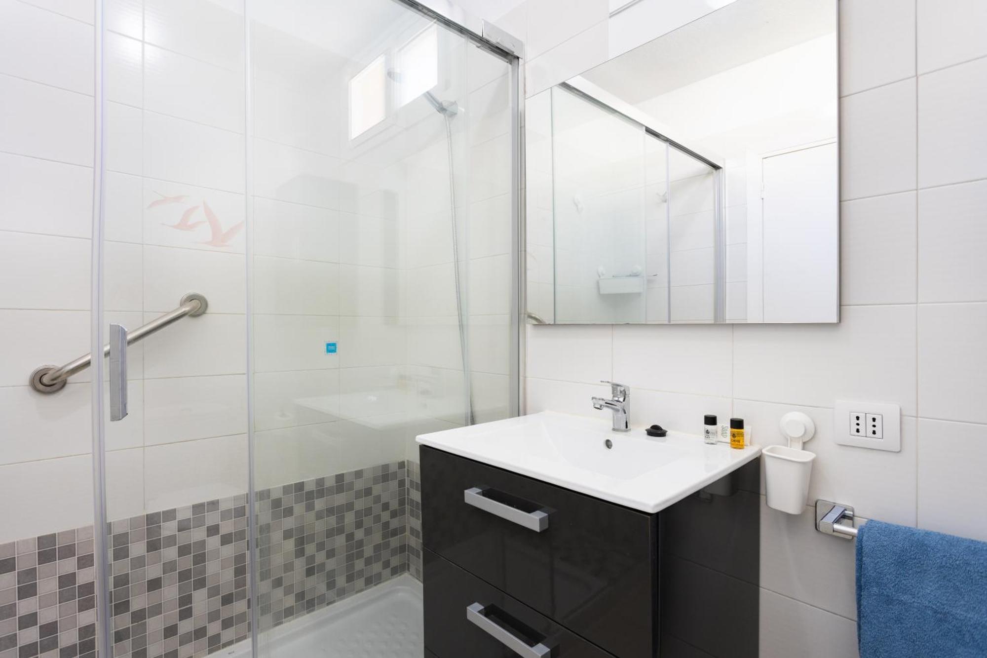 Frontline Playa Las Vistas With Pool, Parking, Sea Los Cristianos  Εξωτερικό φωτογραφία