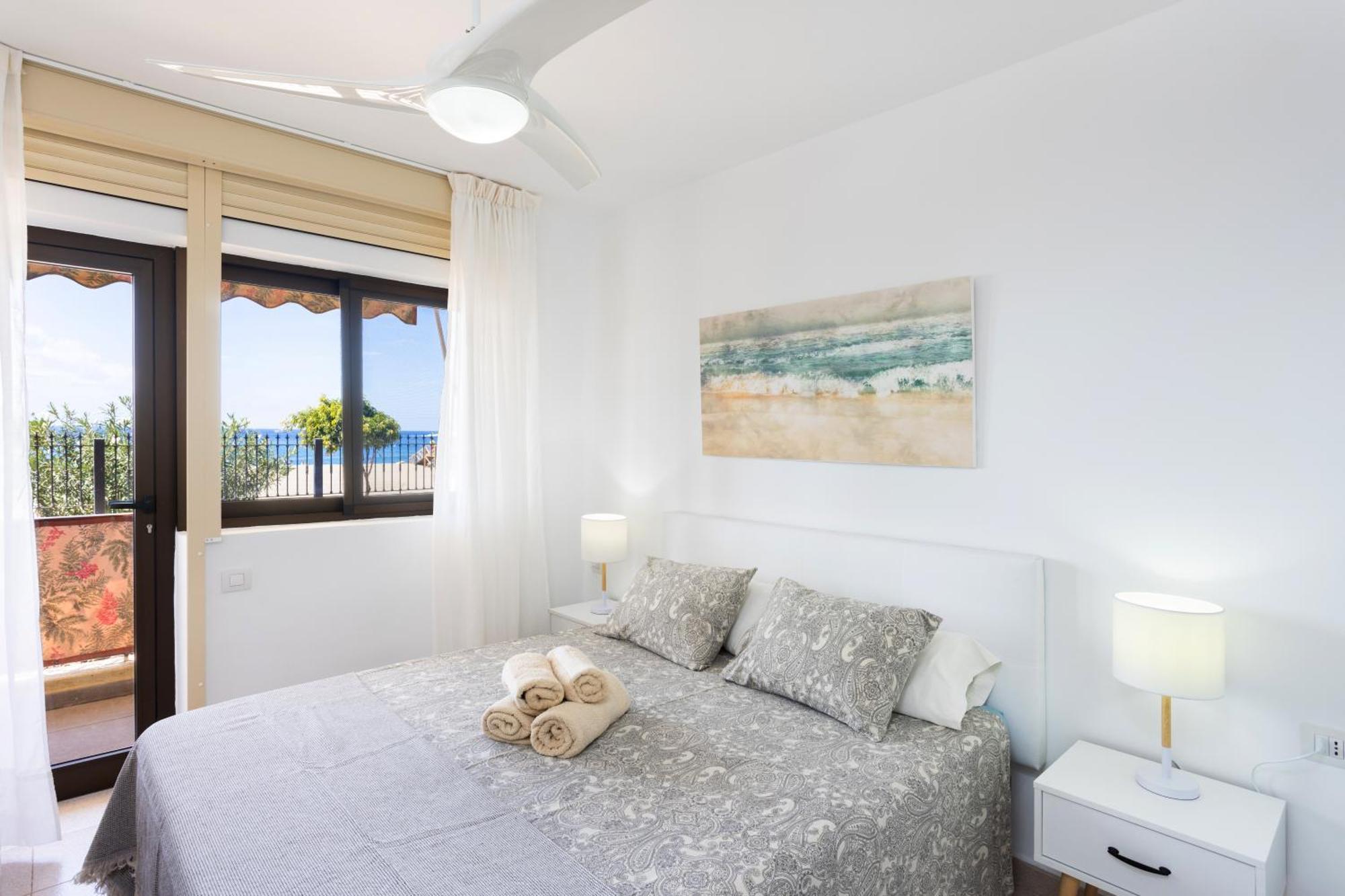 Frontline Playa Las Vistas With Pool, Parking, Sea Los Cristianos  Εξωτερικό φωτογραφία